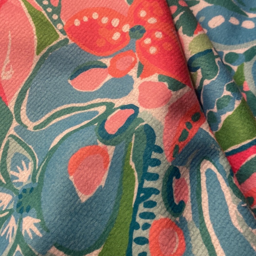 New Lilly Pulitzer Beach Towel - Picture 5 of 10